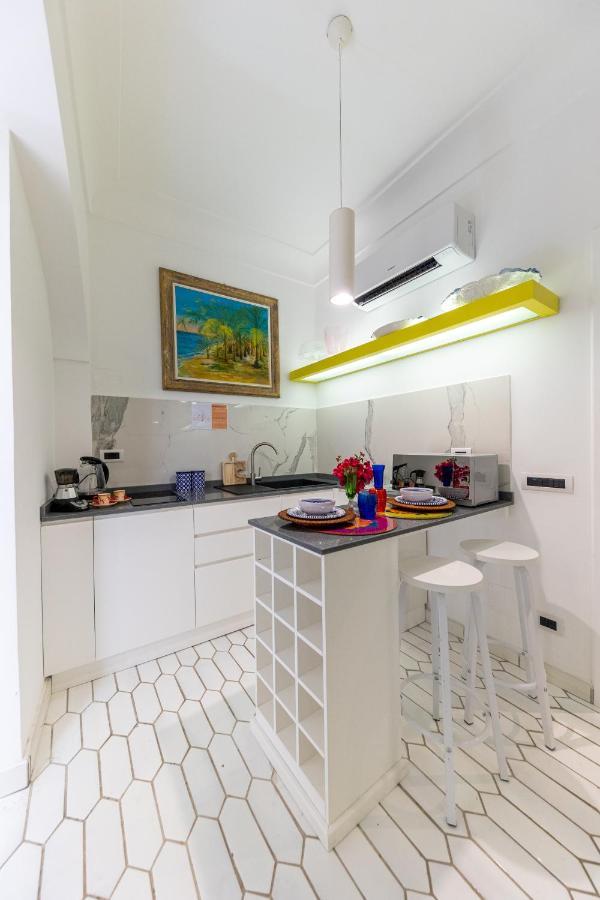 Suite Apartment Capri Con Jacuzzi In Piazzetta Экстерьер фото