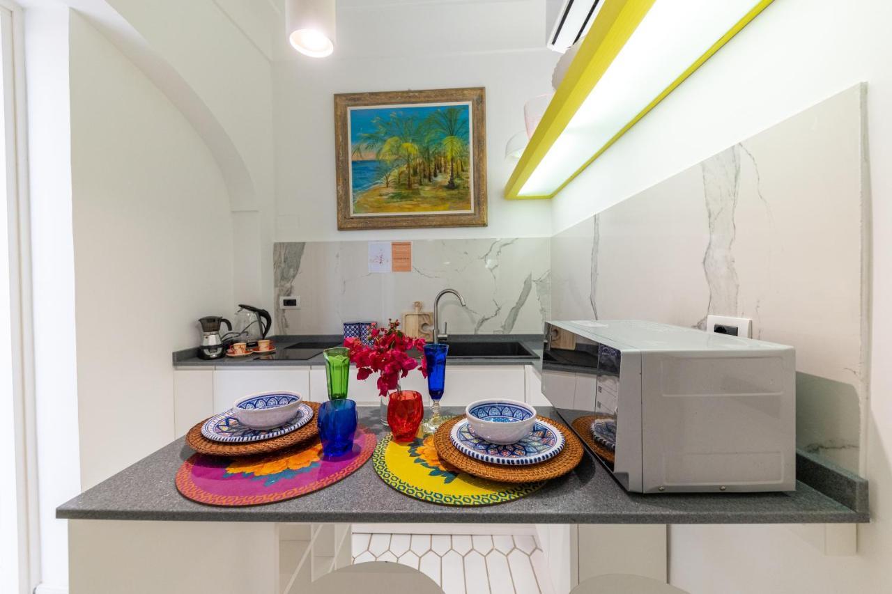 Suite Apartment Capri Con Jacuzzi In Piazzetta Экстерьер фото